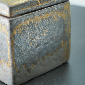 Square Stoneware Coffee Canister – Golden-Rim Ceramic Airtight Storage Jar with Textured Finish