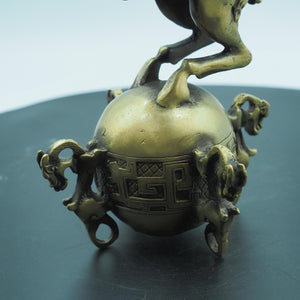 Messing-Pferde-Globus-Ornament: Feng Shui „Erfolg bei Ankunft“ Dekor