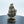 Messing-Daruma-Buddha-Statue: Kupferskulptur auf Felsen, Exquisite Handwerkskunst