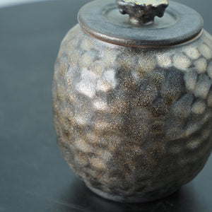 Golden-Rim Hammered Ceramic Coffee Jar – Dark Glazed Stoneware Storage Canister