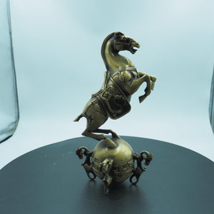 Messing-Pferde-Globus-Ornament: Feng Shui „Erfolg bei Ankunft“ Dekor