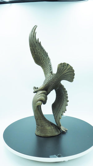 Hand-Carved Brass Eagle statuewith Grand Vision Design, Majestic Eagle Decorative Gift