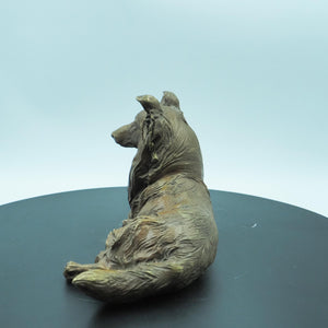 Copper Scottish Collie Dog Figurine: Detailed Hair Texture Sculpture
