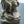 Messing-Daruma-Buddha-Statue: Kupferskulptur auf Felsen, Exquisite Handwerkskunst