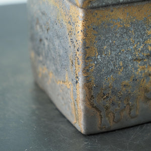 Square Stoneware Coffee Canister – Golden-Rim Ceramic Airtight Storage Jar with Textured Finish