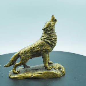 Pure Copper Golden Roaring Grey Wolf Totem Figurine, Creative Brass Wolf Ornament