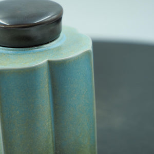 Kiln-Glazed Gradient Ceramic Storage Jar, Ideal for Coffee, Tea, Spices