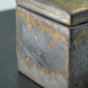 Square Stoneware Coffee Canister – Golden-Rim Ceramic Airtight Storage Jar with Textured Finish