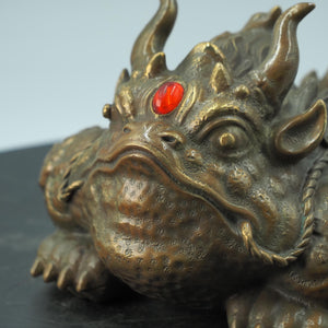 Brass Money Toad Statue: Feng Shui Wealth Charm, Home Decor