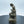 Messing-Daruma-Buddha-Statue: Kupferskulptur auf Felsen, Exquisite Handwerkskunst